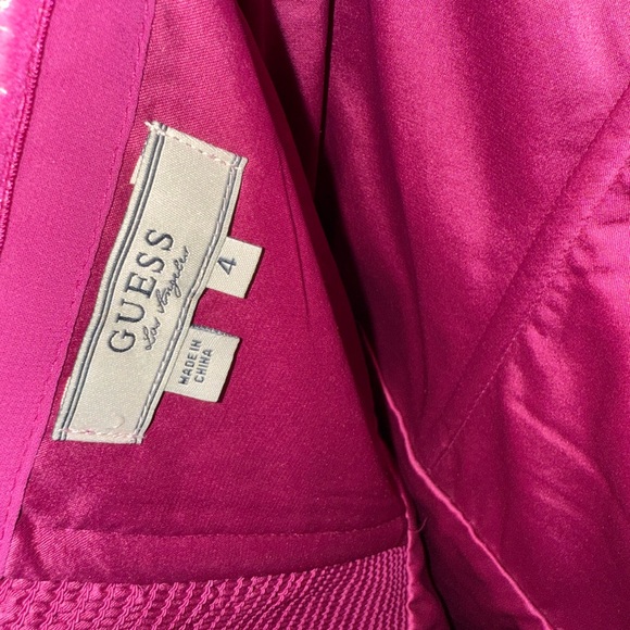 Guess mini strapless dress in size 4. Never worn - Picture 3 of 3